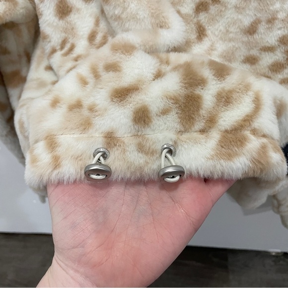 Calvin Klein Performance Faux Fur 1/4 Zip Jacket - Picture 4 of 10